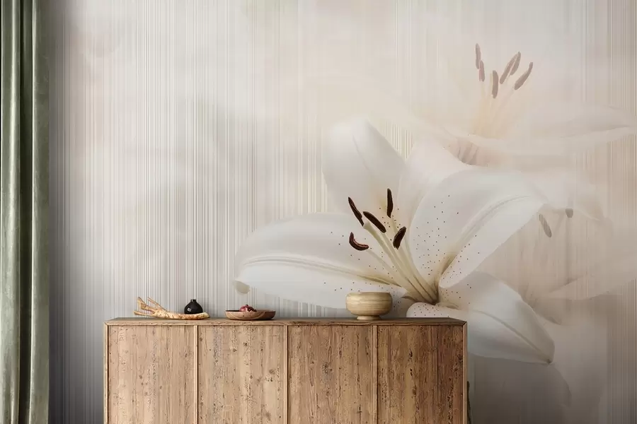 murales de pared Delicados lirios beige sobre un fondo de rayas verticales w08676
