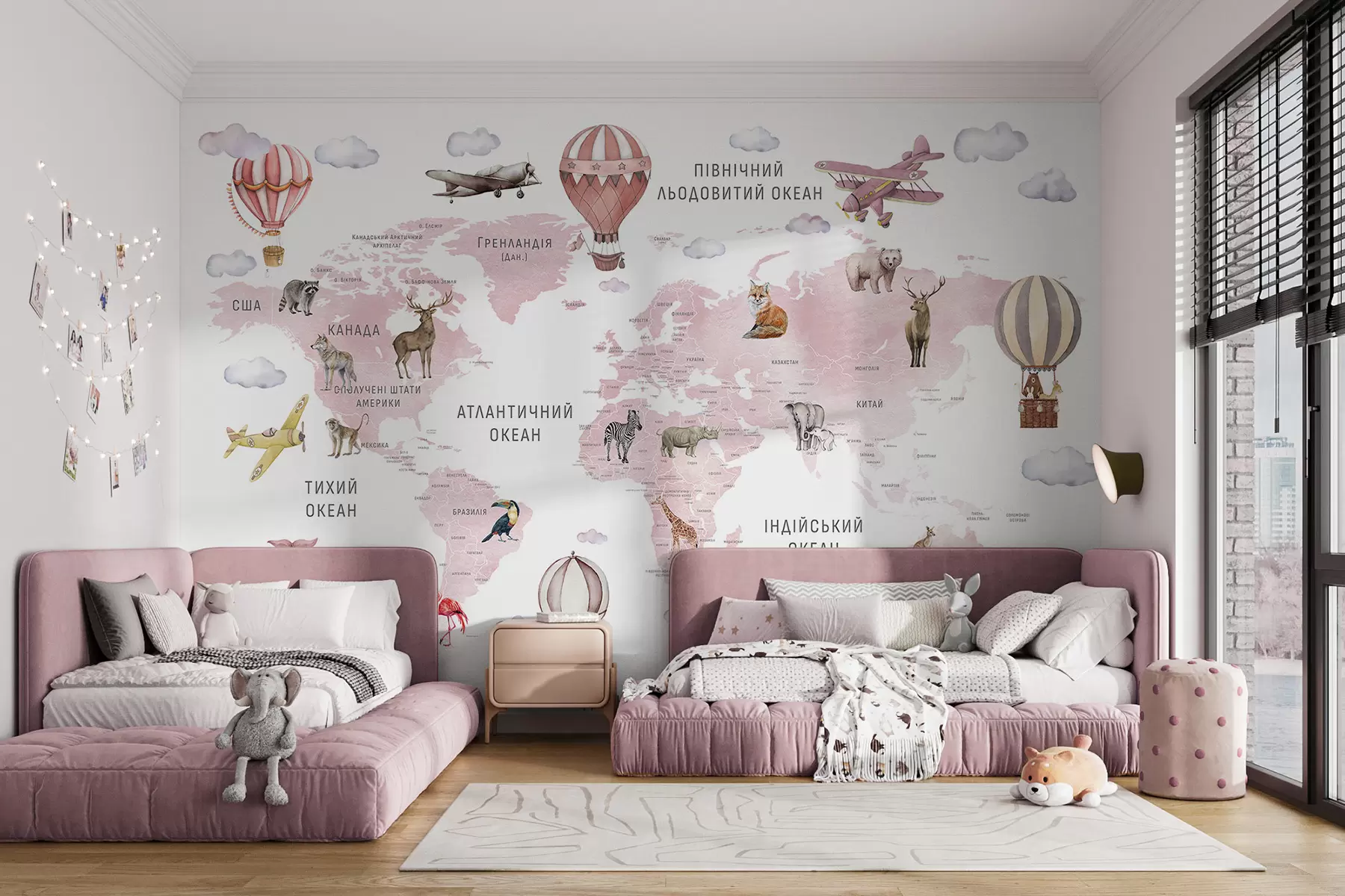 murales de pared Mapa infantil en estilo acuarela con animales y globos aerostáticos. Idioma ucraniano. Color rosa. c00001ukv3