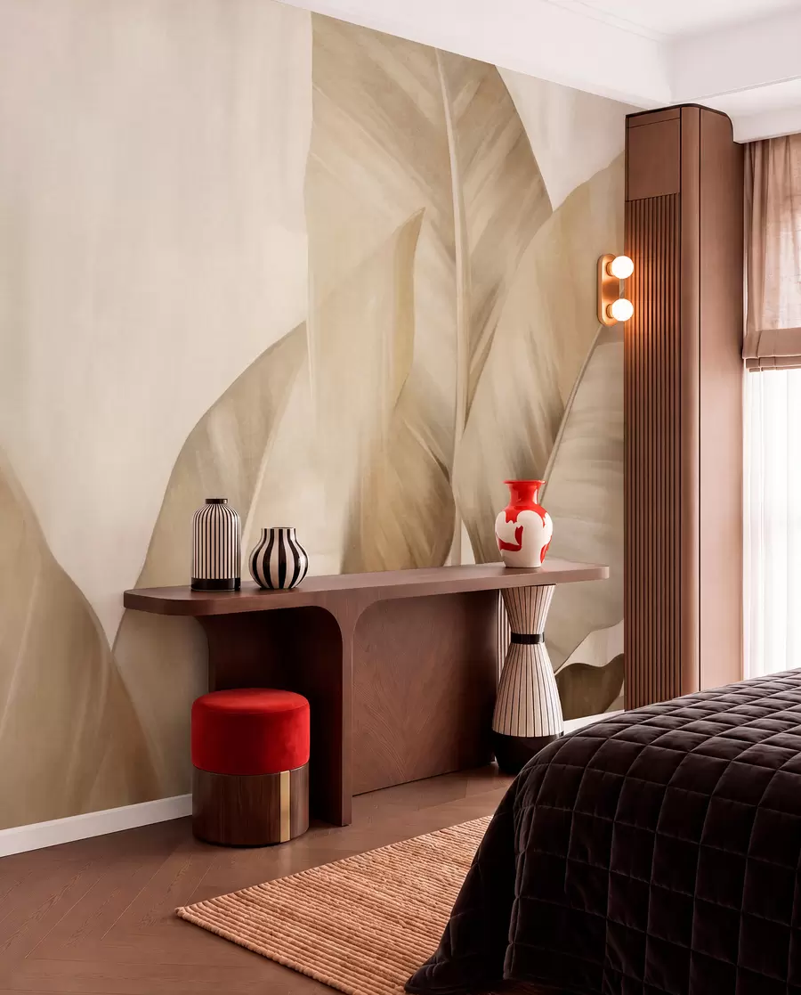 murales de pared Hojas de plátano grandes y texturizadas de color marrón claro sobre un fondo beige claro, con una estética suave y minimalista w09586